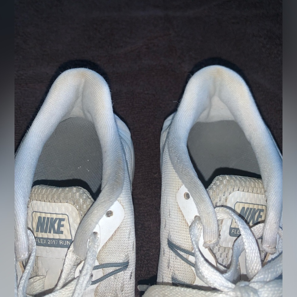 Nike Flex 2017 Run Athletic Shoes White Gray Low Top Running - Women’s Size 6.5 - Picture 12 of 12